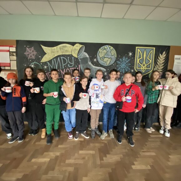 Майстер-клас з декорування горняток полімерною глиною у 3(7)-Г класі