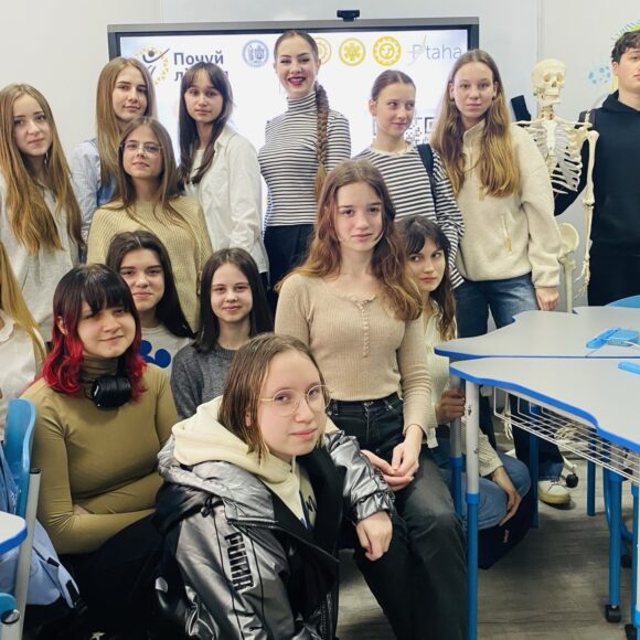 434017605_931207448799434_8181772614006228706_n Почуй лікаря