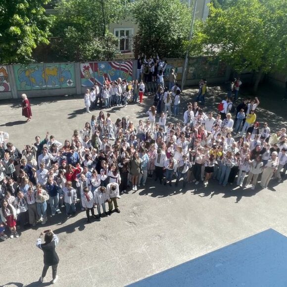 День вишиванки у Львівській лінгвістичній гімназії