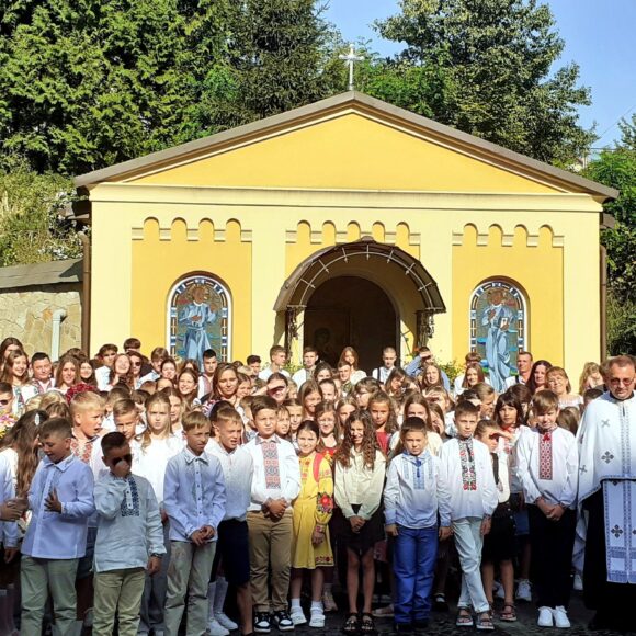 459987620_1036631311590380_3104717848871766202_n Радість від зустрічі з друзями після літніх канікул, випробування очним навчанням, перші два тижні адаптації