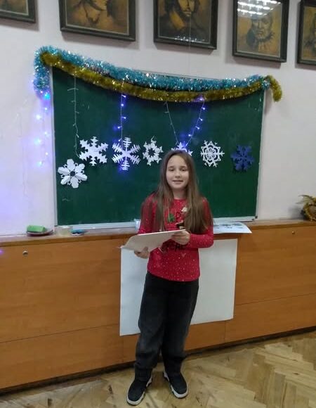 Майстер клас з виготовлення прикрас власними руками провела для однокласників з 2 (6) Г класу Юстина Панкевич.