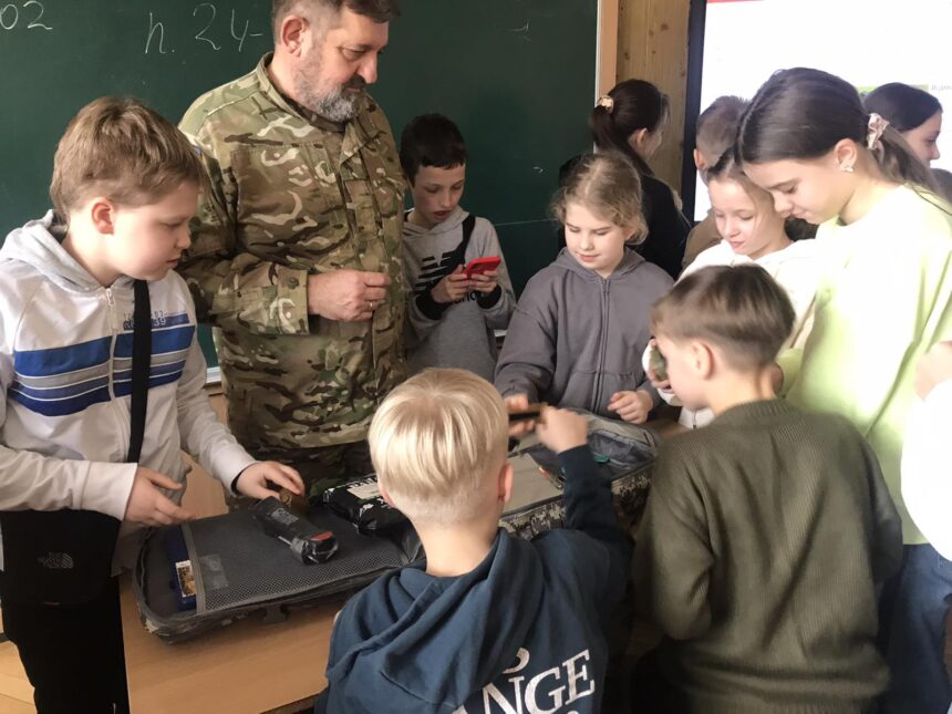 Заняття з вибухово-мінної безпеки