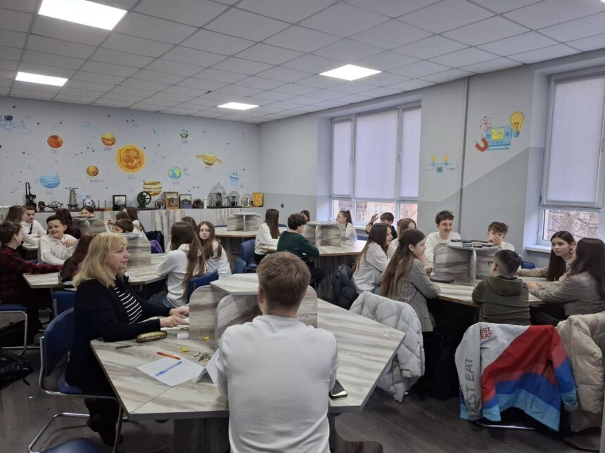 Стартували інтелектуальні змагання КВІЗ серед учнів  8 – 9 класів. У першому турі перемогу серед учнів 8-х класів здобула команда 4(8) Г класу, серед 9-х класів – переможець 5 (9) Б. Сформували команду для участі в ІІ етапі.
