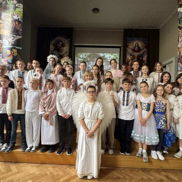 495808223_1211968190723357_7421153597871501824_n Ми Матір називаємо святою