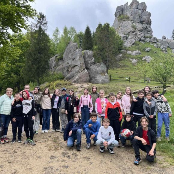 499709444_1224983722755137_1680283906963539230_n Хата в Глубокім