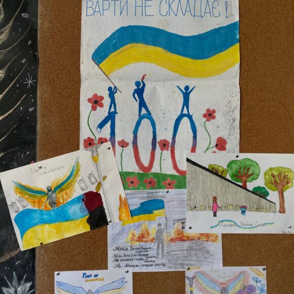 640168775_1441644381089069_1697726461737323250_n У день пам’яті Героїв Небесної Сотні учні гімназії вшанували подвиг Героїв, що віддали своє життя за волю!