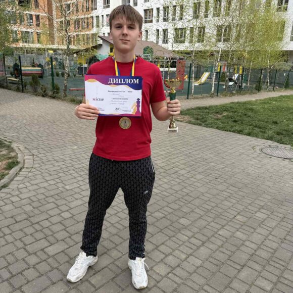 Вітаємо учня 5 (9) А класу Гнатика Святослава з перемогою у кваліфікаційному турнірі з нормою 3-го розряду з шахів.
