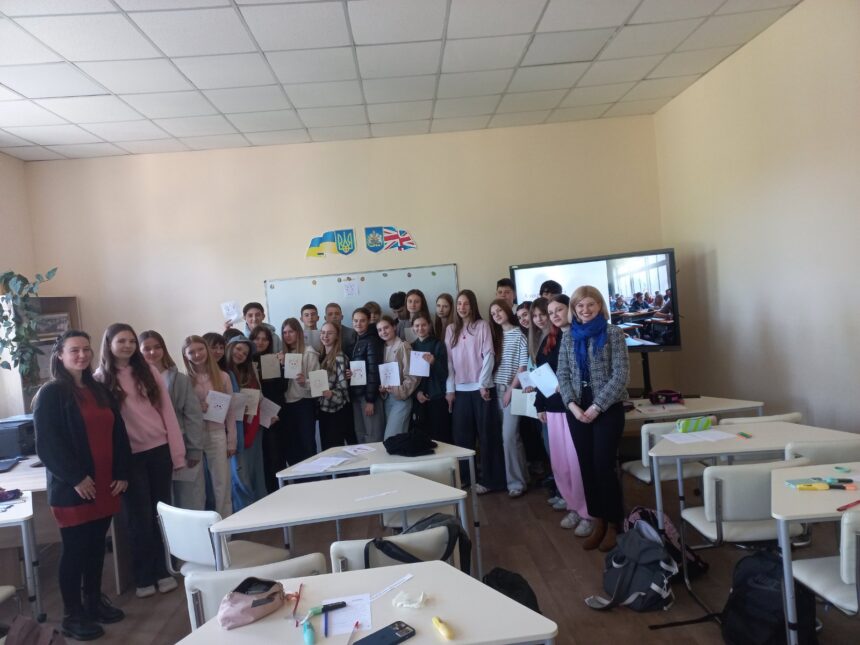 У вівторок учні гімназії мали змогу попрактикувати французьку мову під час зустрічі з директоркою Французького альянсу та носієм мови.