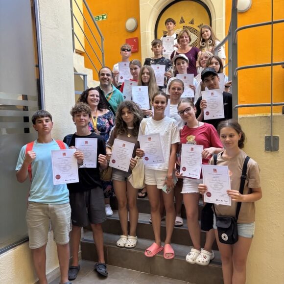 720259906_1532976591955847_8035897756196884311_n AM Language School