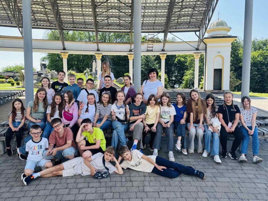 Активним на події став останній тиждень для учнів 1 (5) В класу. Пригоди у КВЕСТ кімнаті, мандрівка Карпатським трамвайчиком, Гошівський монастир – хороший початок літніх канікул.