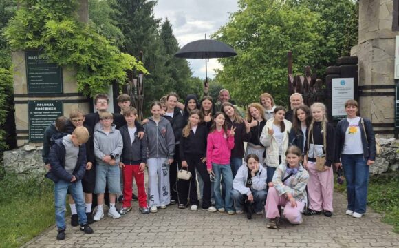 7307481 Древній Галич, Галицький національний природний парк, Музей історії створення Землі – мандрівкою за таким маршрутом завершили навчальний рік учні 2 (6) В класу разом з керівницею п. Лесею Дереш.